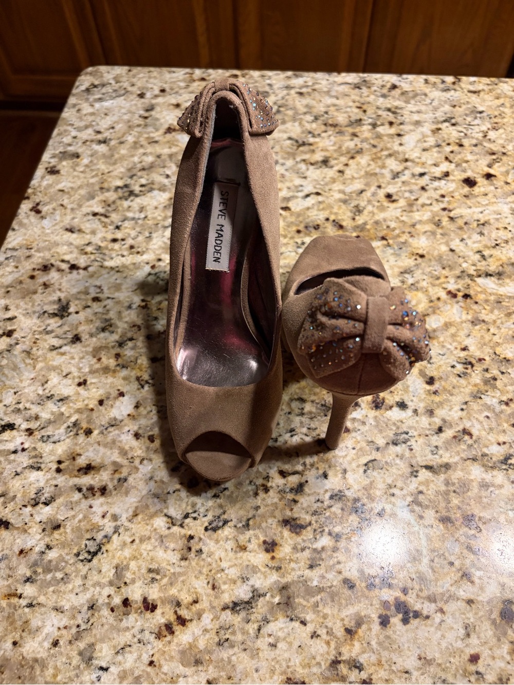 2013 size 7 Steve Madden Tan Suede Peep-Toe Heels with Bow and Rhinestones